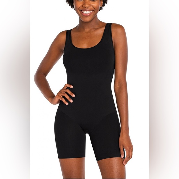 SPANX - TRUST YOUR THINSTINCTS MID-THIGH BODYSUIT in Black Size Large - Picture 1 of 5